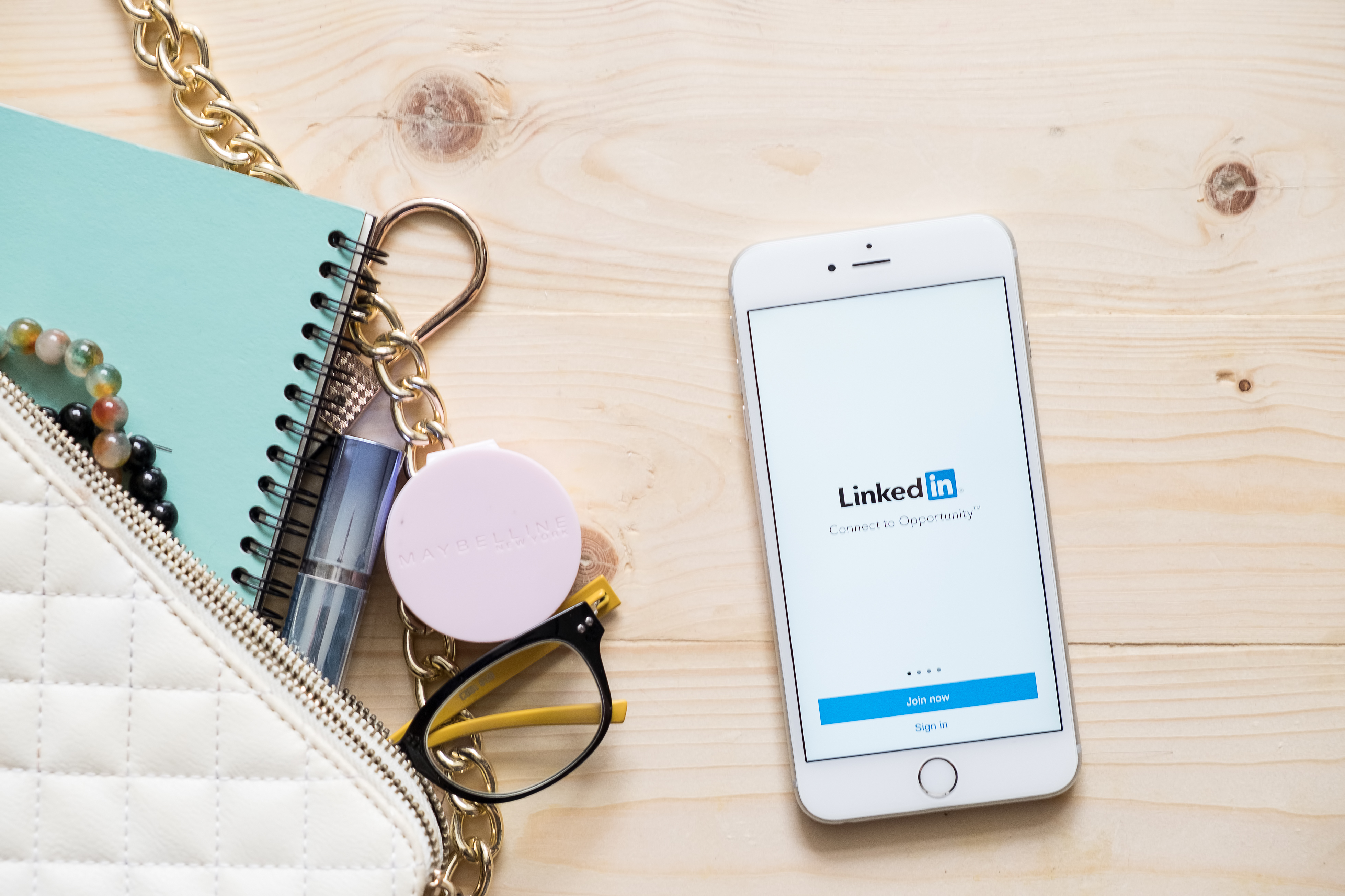 3 Reasons You Need To Be On LinkedIn As A Promo Distributor